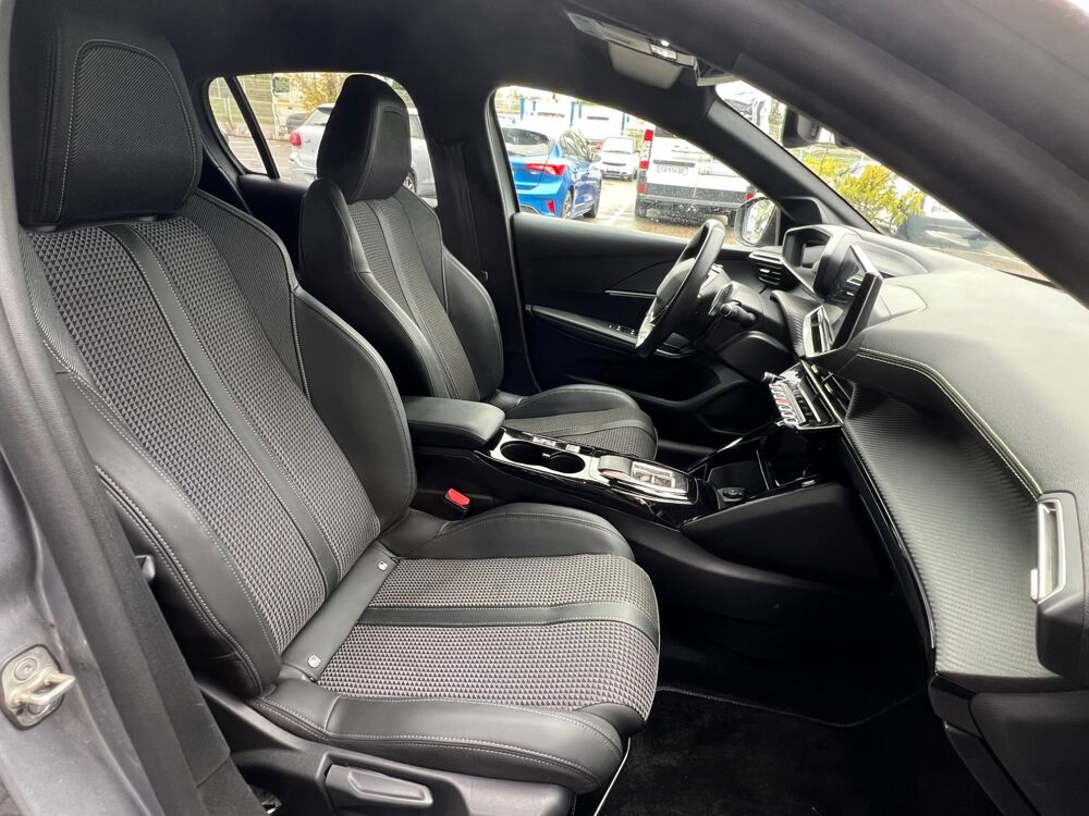 208 II GT LINE 1.2 PURETECH 100 cv EAT8 BVA - COCKPIT 3D - APPL 2023 occasion 68170 Rixheim