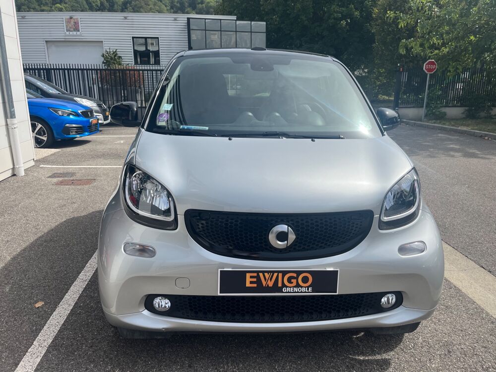 ForTwo 1.0 L 70ch PRIME CABRIOLET / RADAR DE RECUL / CHAINE 2017 occasion 38420 Le Versoud