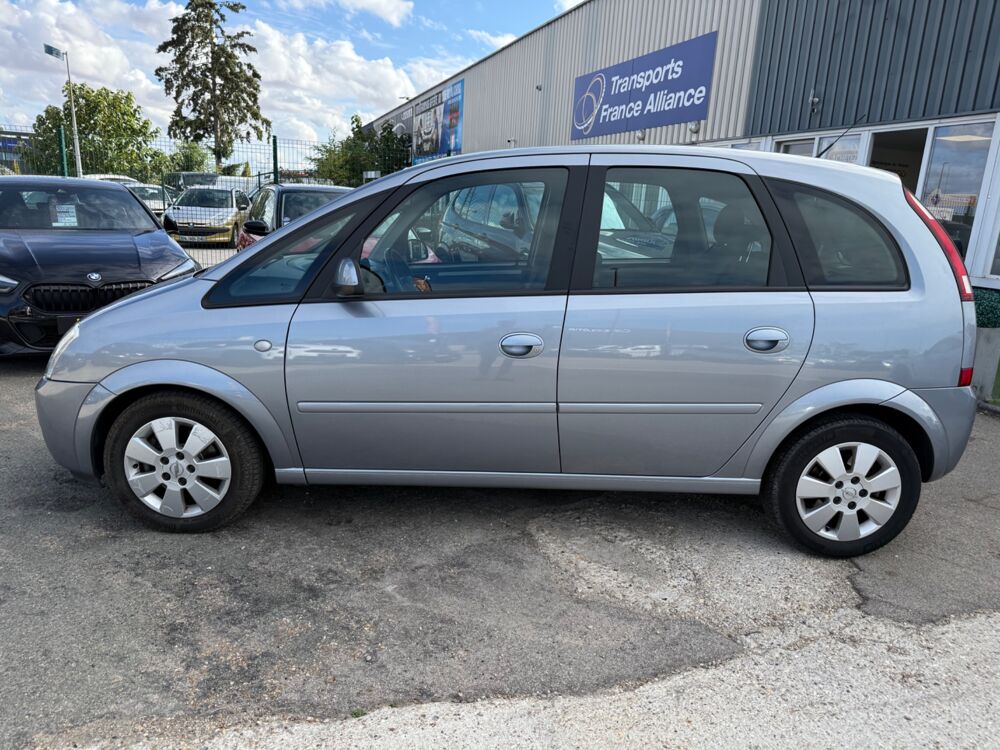 Meriva 1.7 CDTI 100CH COSMO - RADIO - VERROUILLAGE CENTRALISE - 2004 occasion 27000 &Eacute;vreux