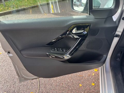 208 GENERATION-I 1.2 VTI 80 ALLURE-TOIT PANORAMIQUE-BLUETOOTH-GP 2014 occasion 76150 Saint-Jean-du-Cardonnay