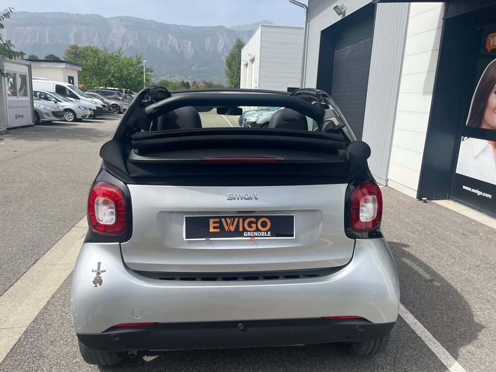 ForTwo 1.0 L 70ch PRIME CABRIOLET / RADAR DE RECUL / CHAINE 2017 occasion 38420 Le Versoud
