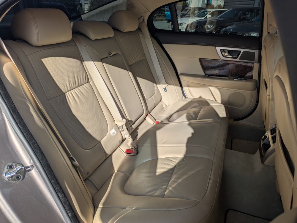 XF S - V6 3.0 D 275ch LUXURY PREMIUM BVA 2010 occasion 25300 Pontarlier