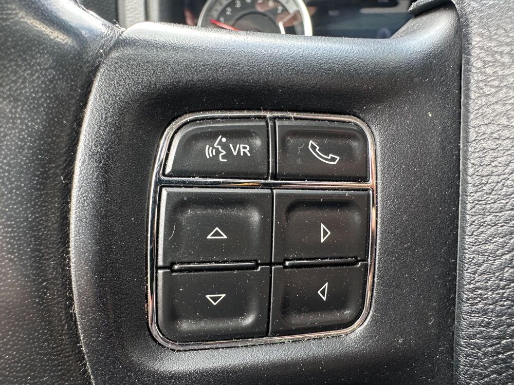 RAM 1500 CREW CAB 3.6 V6 305ch FLEXIFUEL E85 GPL 4WD CAMERA DE R 2015 occasion 38420 Le Versoud