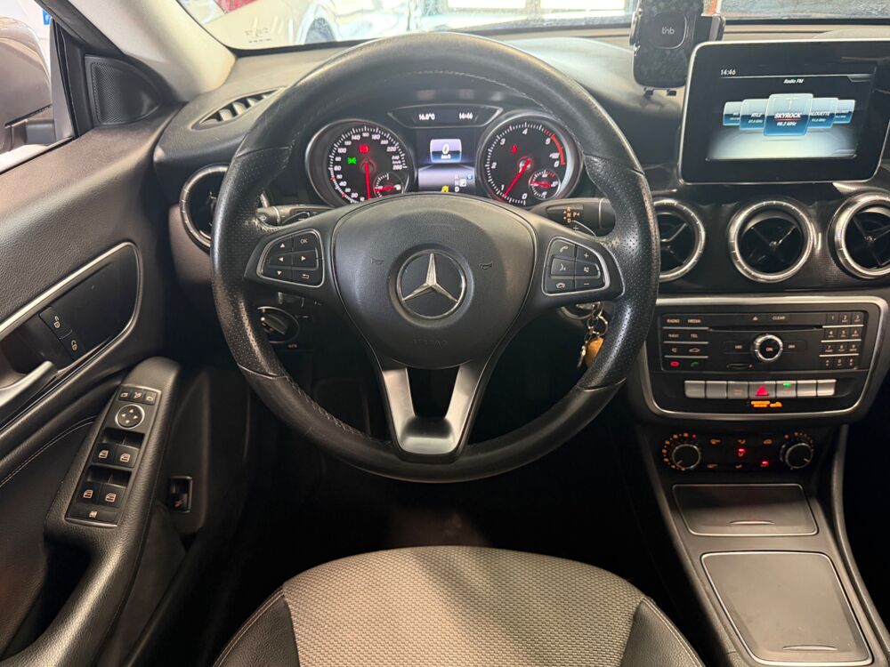 Classe CLA SHOOTING BRAKE 2.2 200 CDI 135 Ch BUSINESS 7G-DCT BVA 2016 occasion 79000 Niort