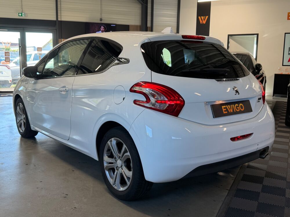 208 GENERATION-I 1.6 E-HDI 90 Ch - KIT DISTRI FAIT EN 2025 2012 occasion 79000 Niort