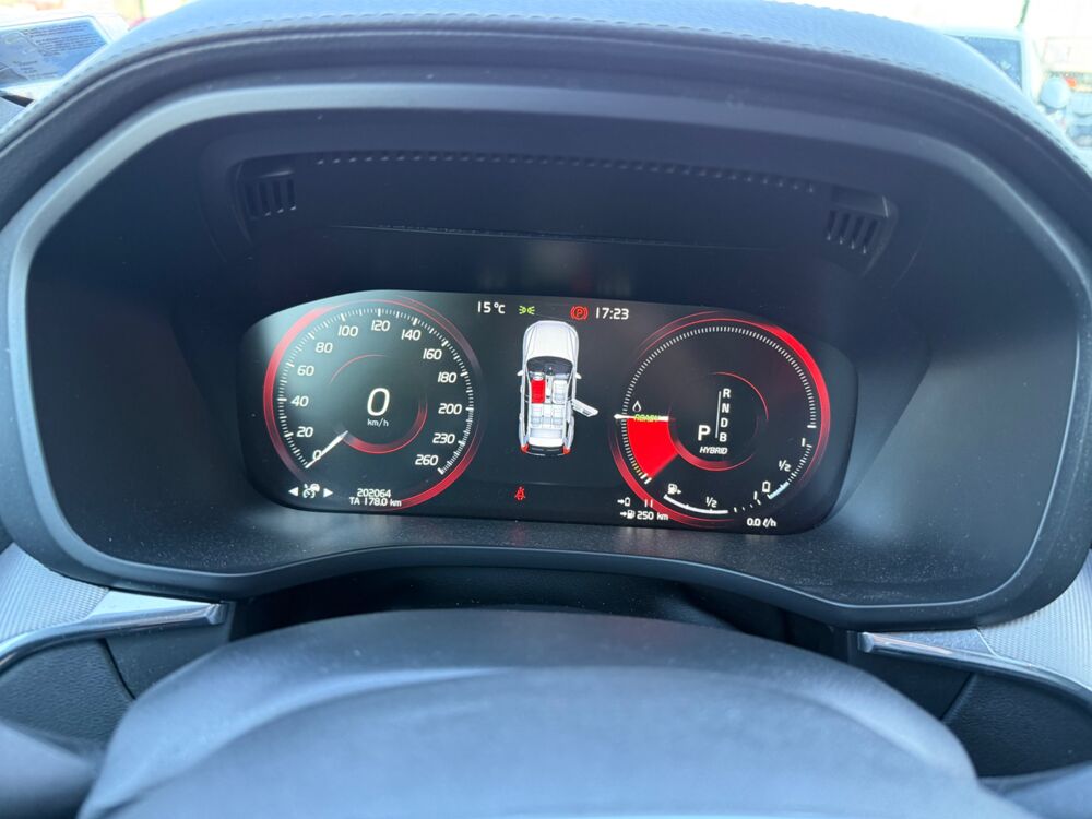 XC60 2.0 T8 407CH 320 TWIN-ENGINE PHEV HYBRID BUSINESS AWD GEARTR 2018 occasion 27000 &Eacute;vreux