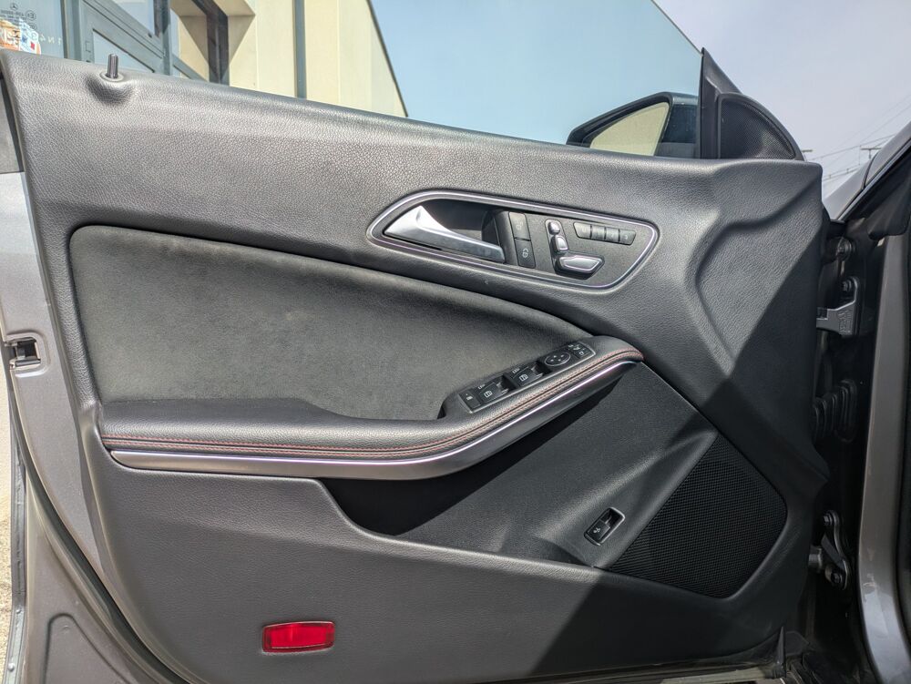 Classe CLA SHOOTING BRAKE 2.2 220D FASCINATION BVA - Toit ouvrant - Si&egrave; 2016 occasion 69420 Ampuis