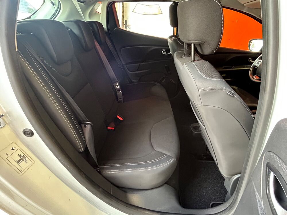 Clio 1.5 DCI 90 CH BUSINESS / DISTRI FAITE 2017 occasion 47000 Agen