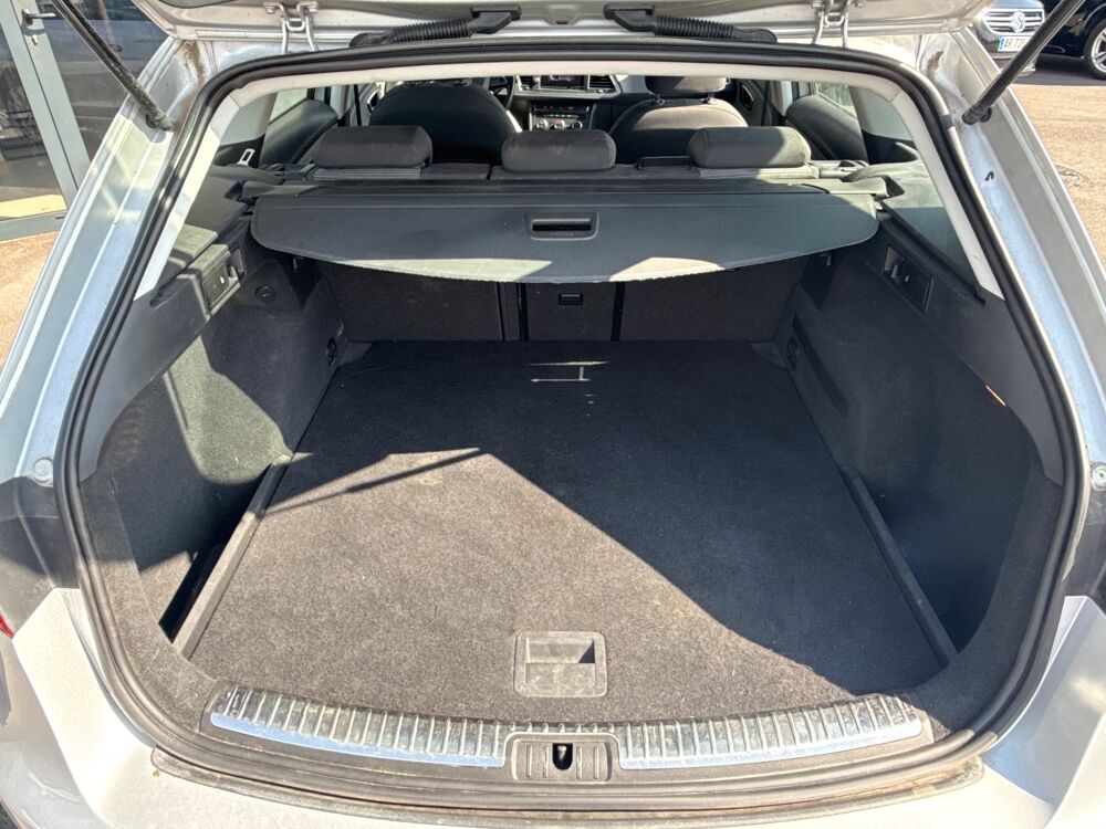 Leon ST 1.2 TSI 110ch CONNECT - DISTRIBUTION OK - CARPLAY - CAMER 2017 occasion 26000 Valence