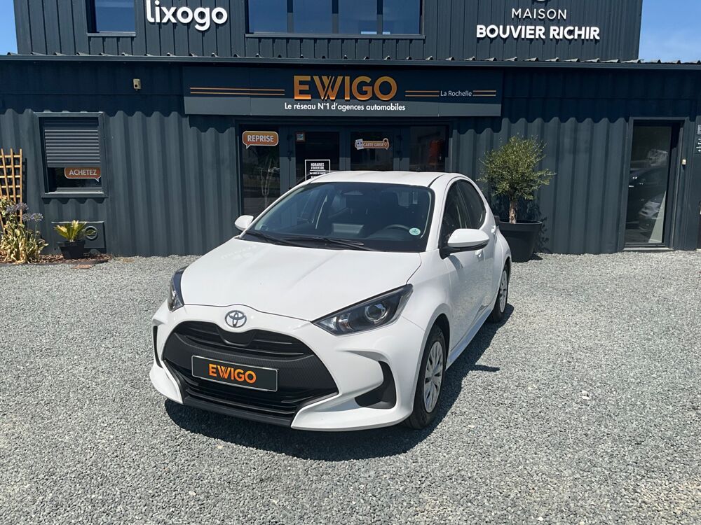 Yaris 1.5 116CH HYBRID FULL-HYBRID 0.8KWH ACTIVE BVA / GARANTIT CO 2025 occasion 17000 La Rochelle
