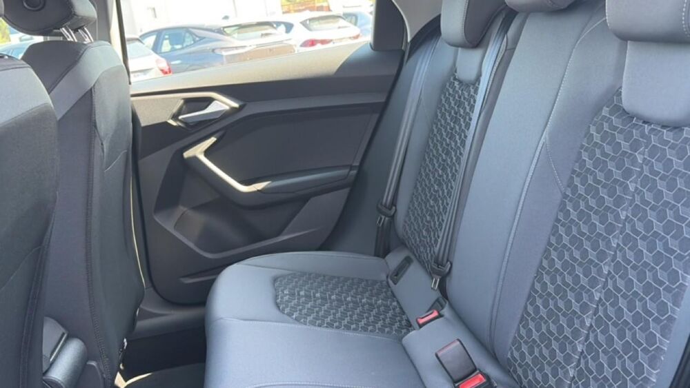A1 30 TFSi 116 CH BVA S TRONIC 7 S LINE + CAMERA DE RECUL 2026 occasion 97410 Saint-Pierre