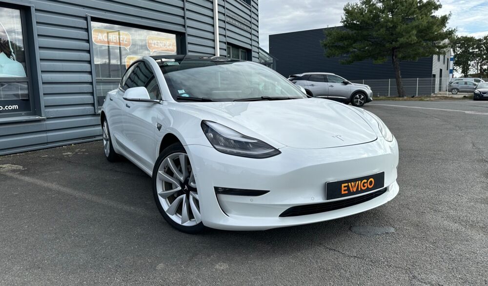 Model 3 LONG RANGE DUAL MOTOR 4WD / SOH 80% 400 Km AUTONOMIE 2019 occasion 44220 Cou&euml;ron