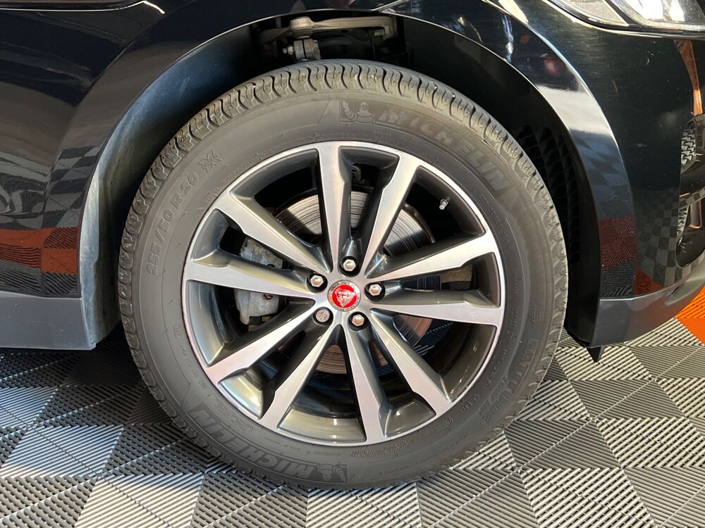 F-PACE 3.0 V6 300ch BVA BLACK LIMITED TOIT PANORAMIQUE 2017 occasion 26100 Romans-sur-Is&egrave;re