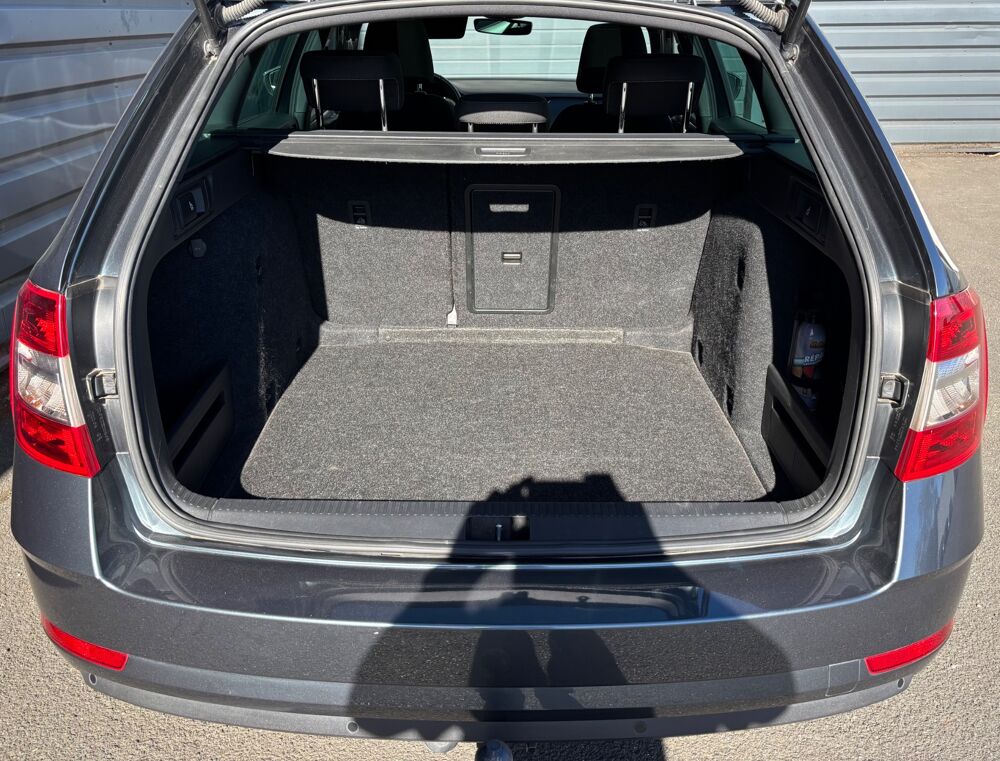 Octavia COMBI 2.0 TDI 150 Ch EDITION - Toit ouvrant - Attelage - Cam 2020 occasion 44220 Cou&euml;ron