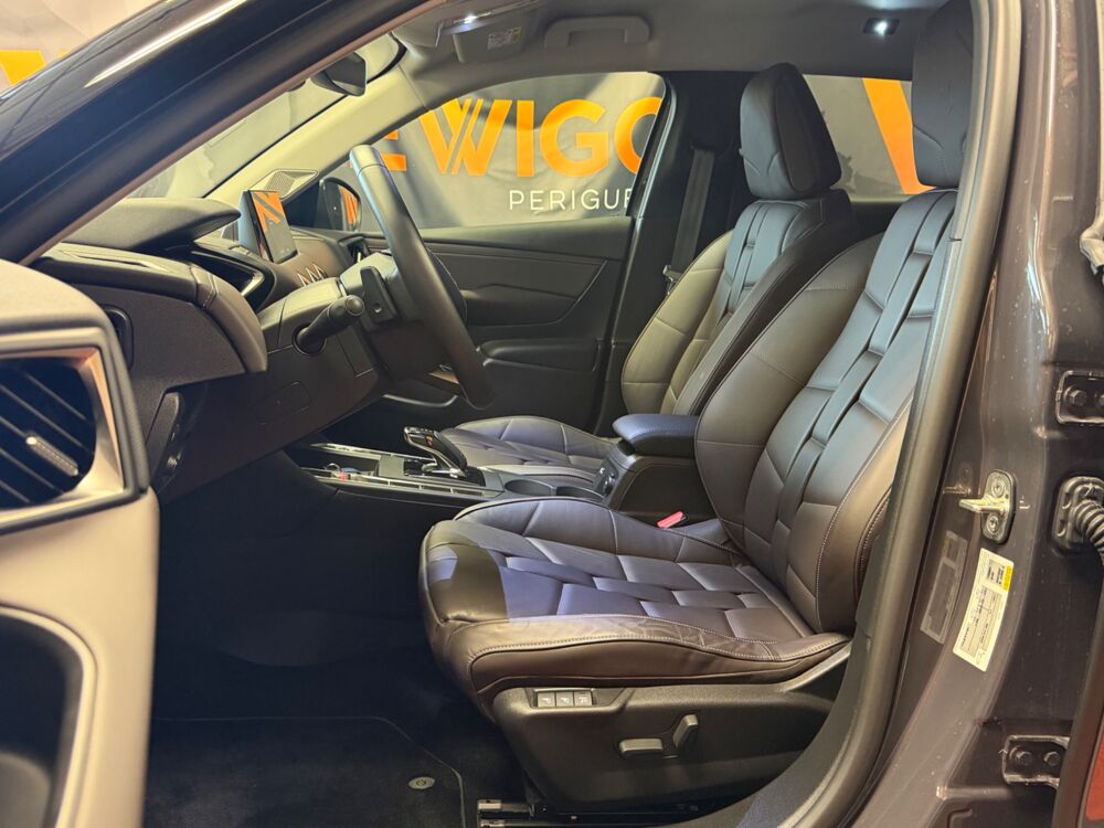 DS3 1.5 BLUEHDI 130 Ch ETOILE BVA SIEGES CHAUFFANTS/ CARPLAY SAN 2024 occasion 24750 Tr&eacute;lissac