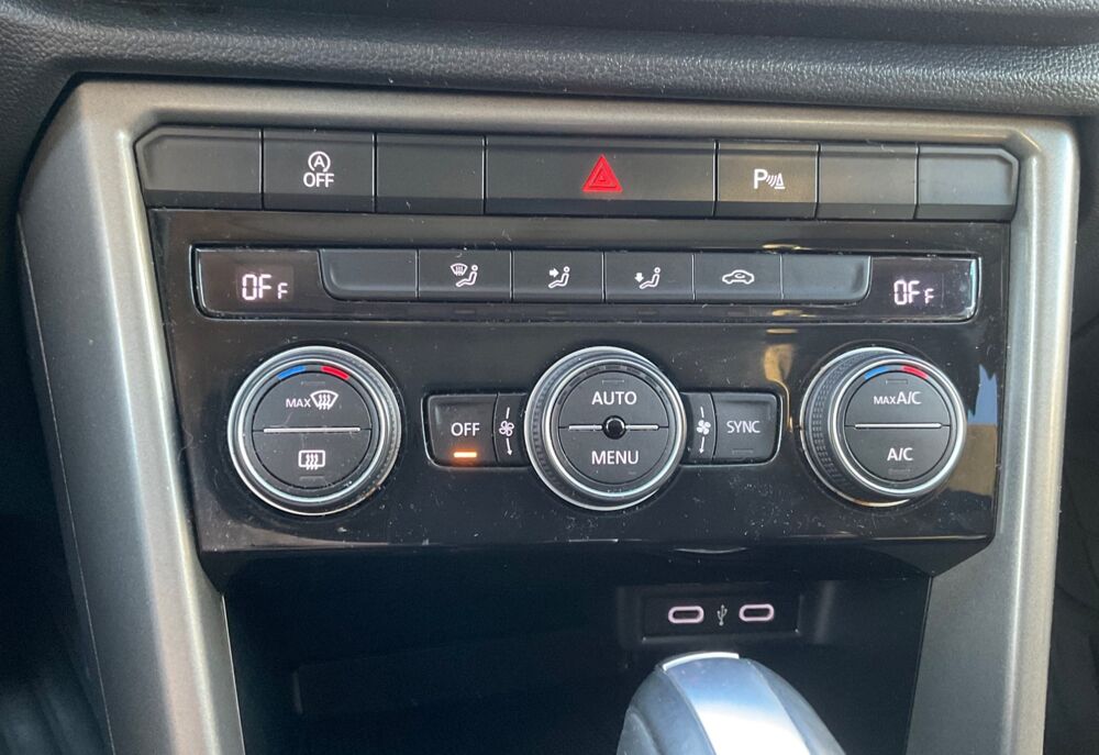 T-ROC 2.0 TDI 150 LOUNGE BUSINESS DSG BVA - Toit ouvrant-carplay-c 2021 occasion 78410 Flins-sur-Seine