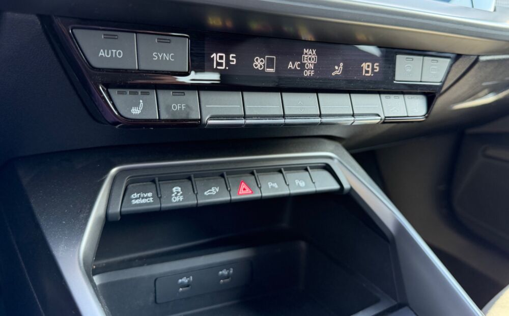 A3 SPORTBACK 40 TFSIe 204CH S LINE S TRONIC 6 - SUIVI COMPLET A 2022 occasion 13700 Marignane