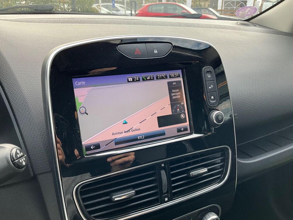 Clio 1.2 TCE 120 INTENS EDC / Premi&egrave;re main / Entretien complet / 2017 occasion 17000 La Rochelle