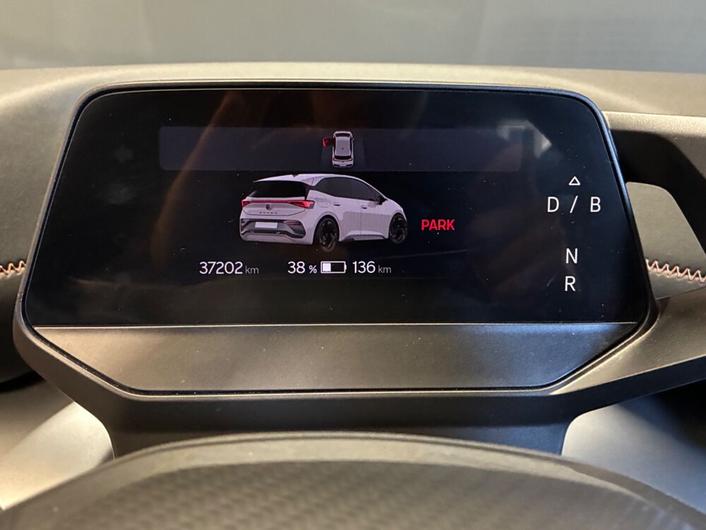 Born V 204CH L 58 KWH V - TOIT PANORAMIQUE FERME - JANTE BLIZZARD 2023 occasion 69400 Arnas