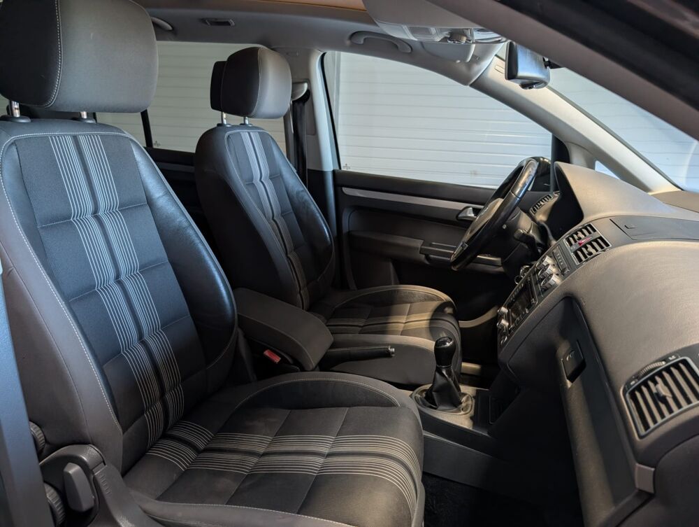 Touran 2 (II) 1.6 TDI 105 ch BUSINESS CONFORT LINE 2012 occasion 65290 Juillan