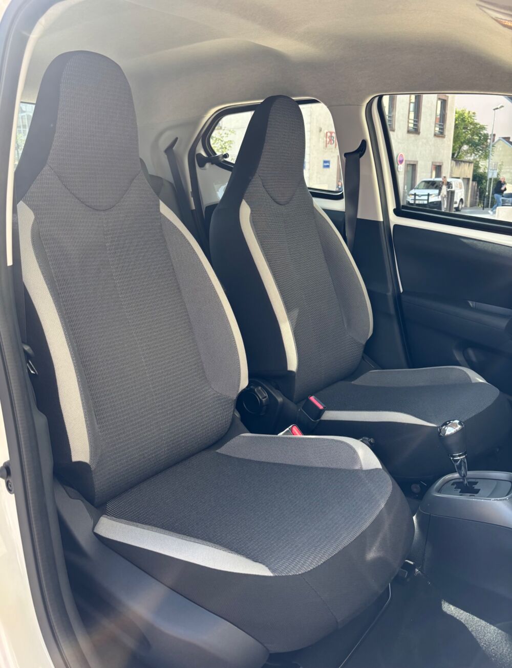 Aygo 1.0 VVTI 72CH X-PLAY X-SHIFT BVA - 1ERE MAIN - SUIVI COMPLET 2021 occasion 57600 Forbach