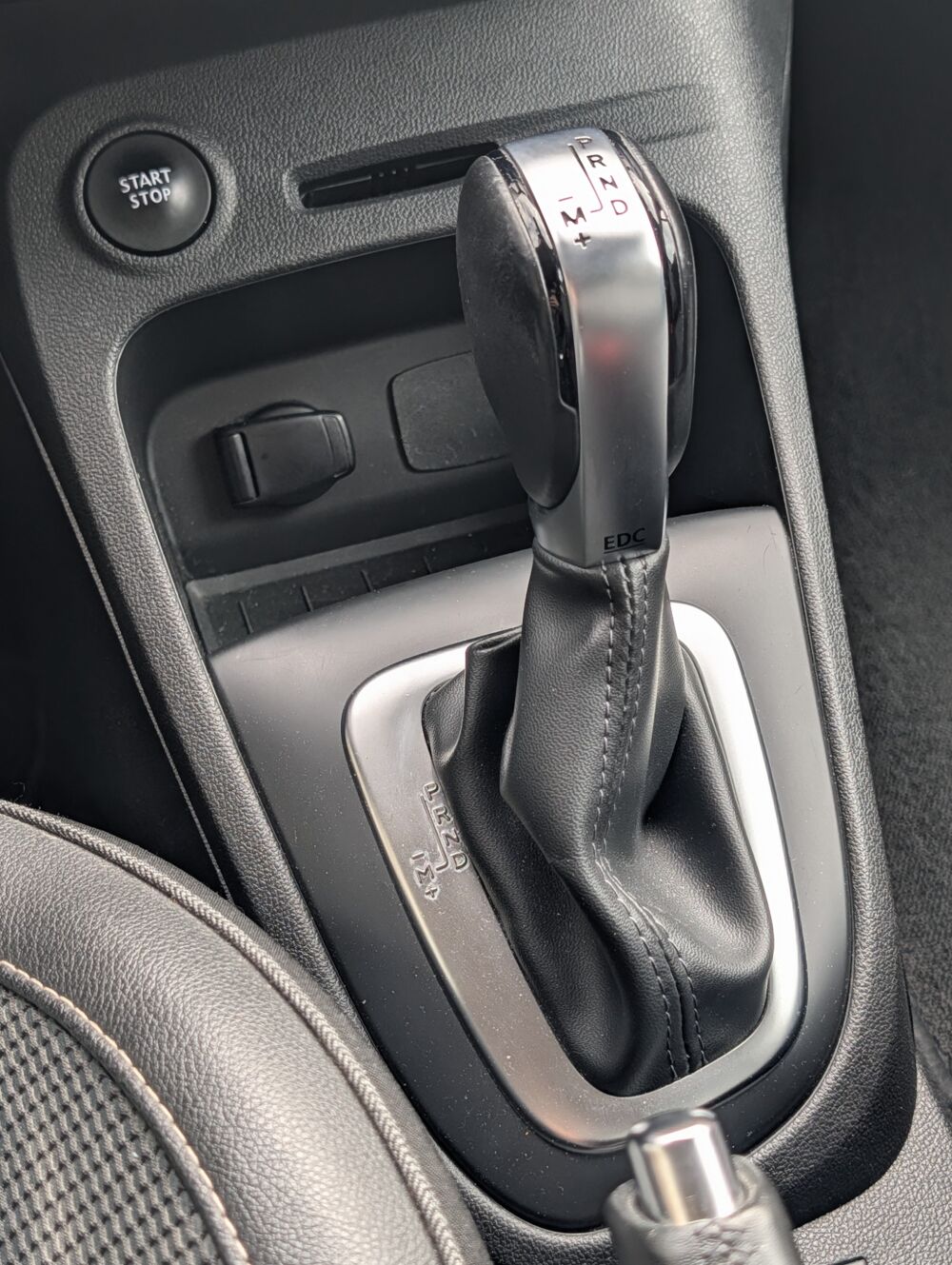 Captur 1.2 120ch INTENS EDC BVA - ENTRETIEN A JOUR - GARANTIE 6 A 3 2018 occasion 57600 Forbach