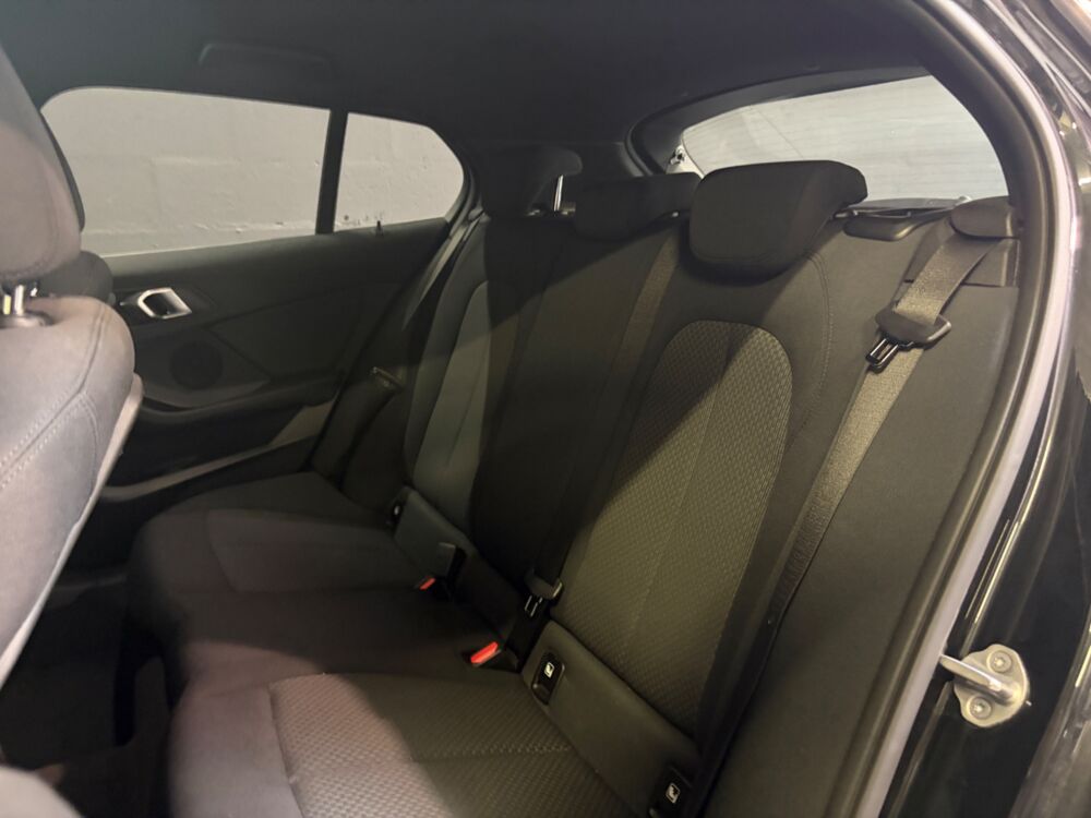 S&eacute;rie 1 2.0 118 D 150CH BUSINESS BVA CAMERA DE RECUL/ CARPLAY/ENTRET 2020 occasion 78125 Gazeran