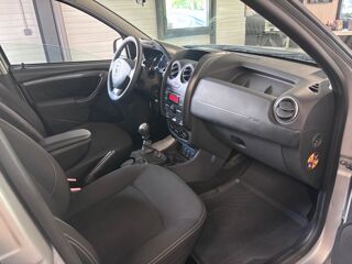 Duster 1.2 TCE 125 AIR 4X2 - ATTELAGE 2014 occasion 79000 Niort