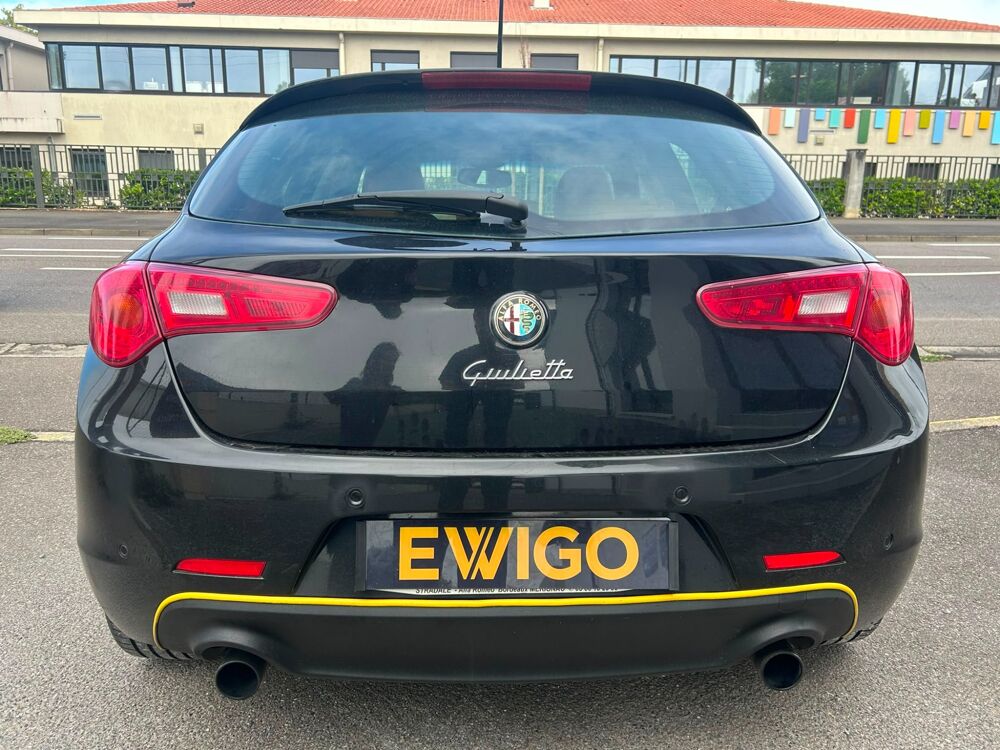 Giulietta 2.0 JTDM 170 CH EXCLUSIVE S&S / DISTRIBUTION + EMBRAYAGE NEU 2012 occasion 40000 Mont-de-Marsan
