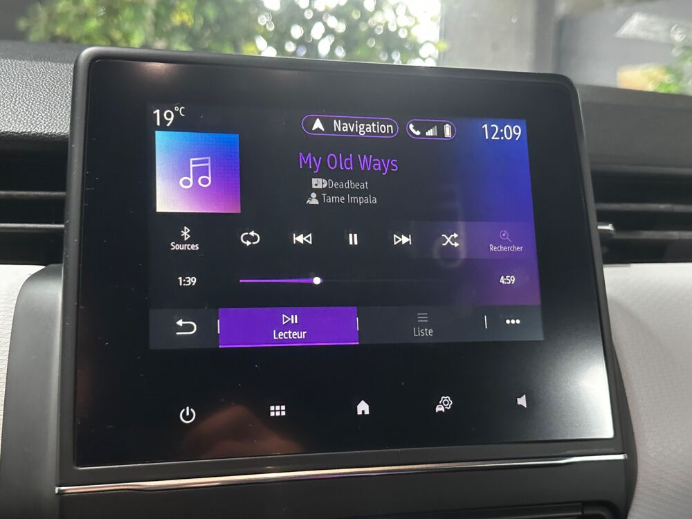 Clio 1.0 TCE 90 INTENS / CARPLAY / RADARS AR / SEMI-CUIR / PHARES 2021 occasion 29000 Quimper