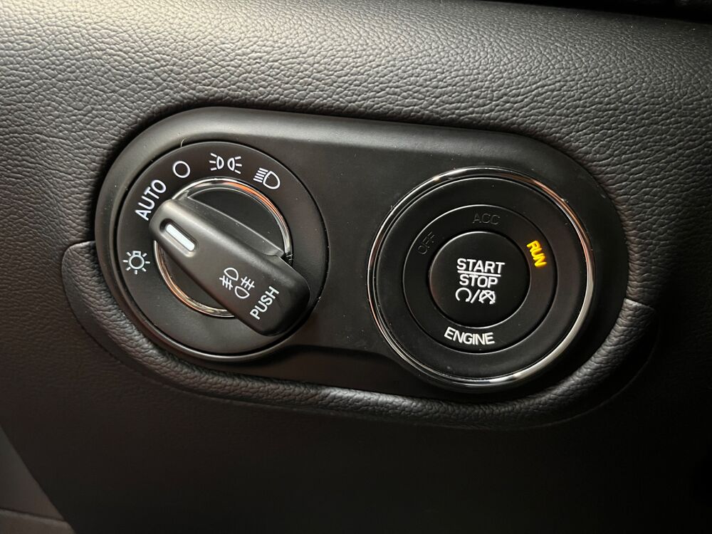 Levante S Q4 3.0 ESSENCE 430Ch BVA / SI&Egrave;GES CHAUFFANTS / CARPLAY / C 2016 occasion 33260 La Teste-de-Buch