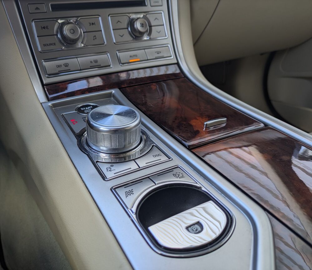 XF S - V6 3.0 D 275ch LUXURY PREMIUM BVA 2010 occasion 25300 Pontarlier