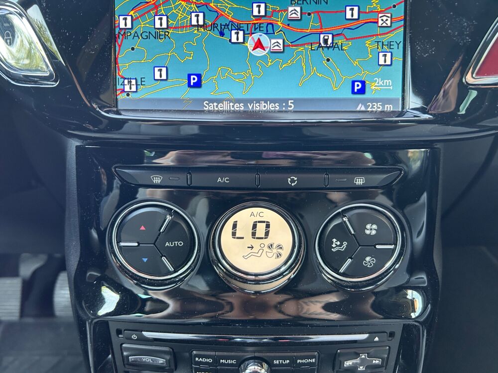 DS3 1.2 L VTI 80ch CHIC CAMERA DE RECUL SI&Egrave;GES CHAUFFANTS AV 2014 occasion 38420 Le Versoud