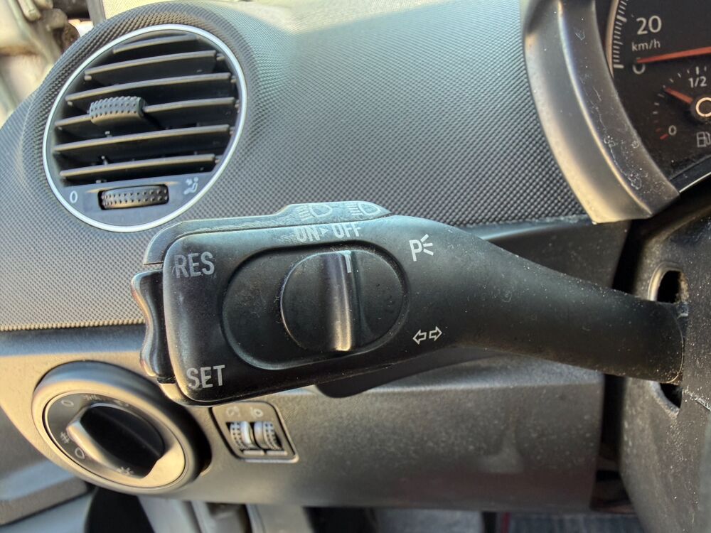 Beetle 1.9 TDI 105Ch - CLIMATISATION - RADIO - INTERIEUR CUIR 2011 occasion 27000 &Eacute;vreux