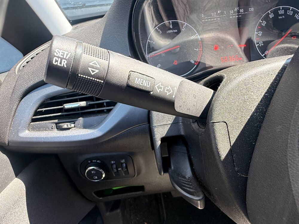 Corsa 1.2 70 CH - ACTIVE - CHA&Icirc;NE DE DISTRIBUTION 2019 occasion 26000 Valence