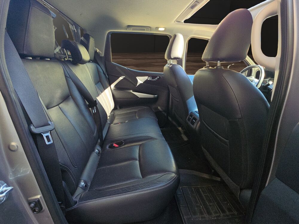 Navara DOUBLE CAB HARD TOP 2.3 DCI 190 TEKNA 4WD BVA - ENTRETIEN CO 2017 occasion 68000 Colmar
