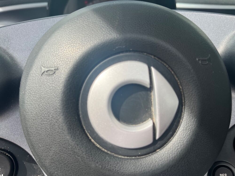 ForTwo 1.0 L 70ch PRIME CABRIOLET / RADAR DE RECUL / CHAINE 2017 occasion 38420 Le Versoud