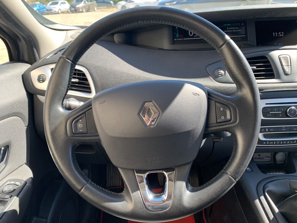 Grand scenic IV 1.6 DCI 130cv ENERGY BUSINESS / 2EME MAIN / ENTRETIEN CONSTR 2014 occasion 69420 Ampuis
