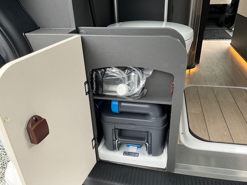 MULTIVAN T6 2.0 TDI 150 CARAT 4MOTION WESTFALIA / Enti&egrave;rement &eacute;quip&eacute; 2022 occasion 17000 La Rochelle