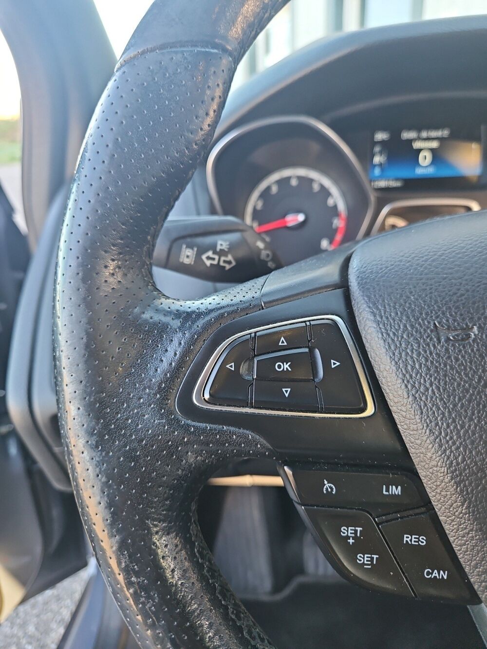 Focus 2.0 ECOBOOST 250 ST START-STOP FLEXIFUEL PACK HIVER/PERFORMA 2016 occasion 38590 Saint-&Eacute;tienne-de-Saint-Geoirs