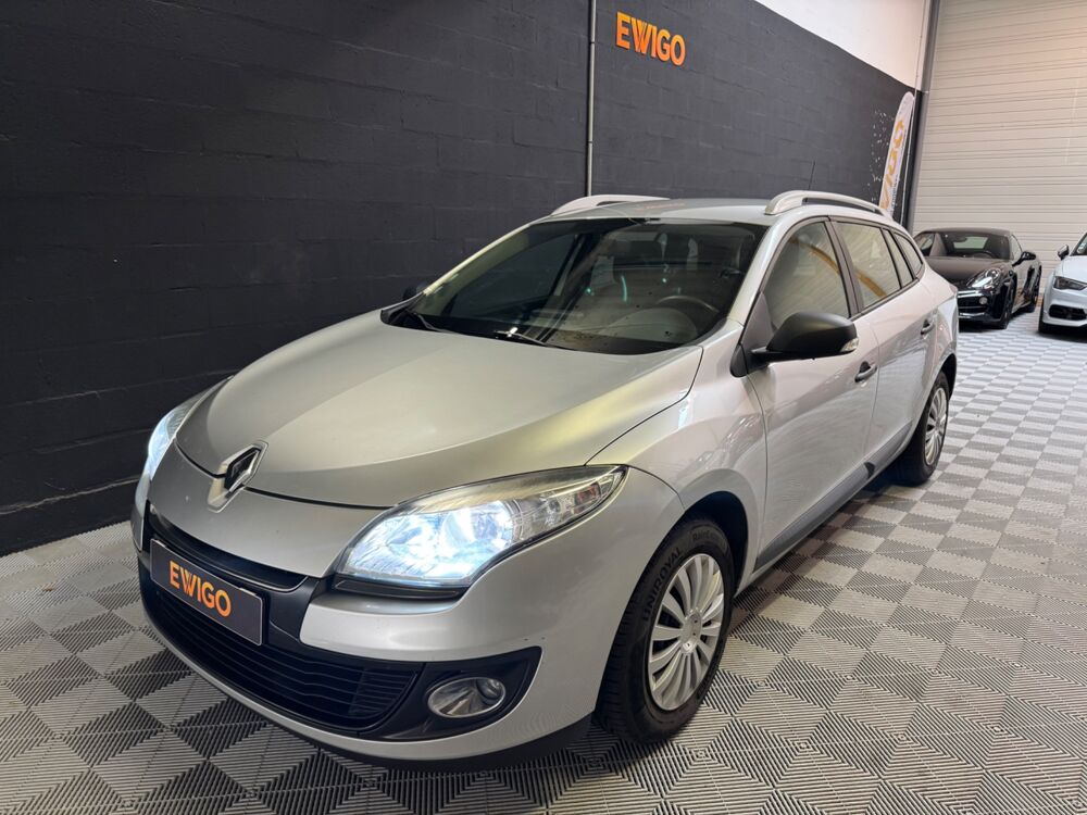 M&eacute;gane ESTATE 1.5 DCI 110ch BUSINESS REGULATEUR DE VITESSE/ TOM TO 2012 occasion 78125 Gazeran