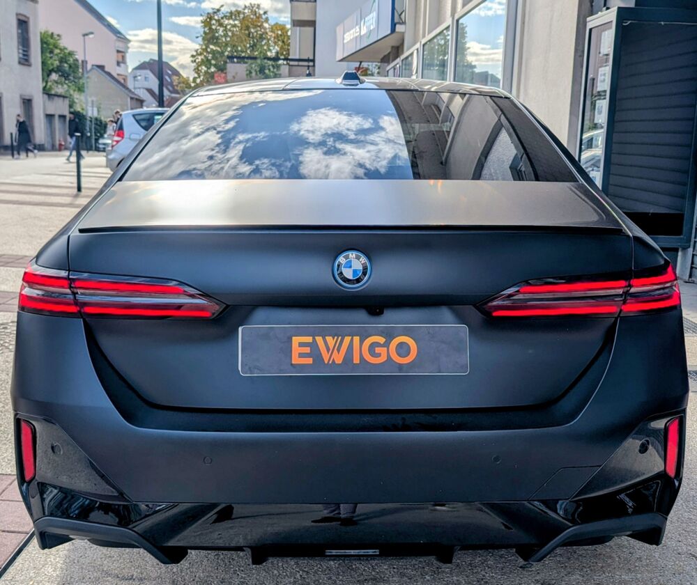 S&eacute;rie 5 3.0 550E 490ch PHEV HYBRID M-SPORT XDRIVE - 1er MAIN - PPF C 2024 occasion 57600 Forbach