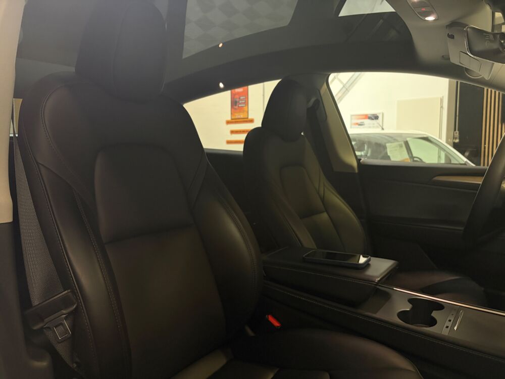 Model Y STANDARD 255 ch 60KWH RWD - AUTOPILOT - TOIT PANORAMIQUE - A 2022 occasion 78125 Gazeran