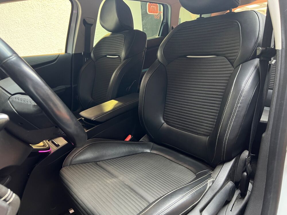 Grand scenic IV 1.3 TCE 140 ENERGY INTENS EDC BVA // 7 PLACES // ATTELAGE // 2019 occasion 33320 Eysines