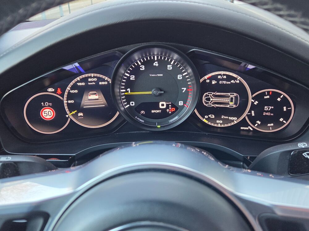 Cayenne 3.0 E-HYBRID 462 ch Pack sport design / PDLS+ / TOIT PANO O 2019 occasion 68170 Rixheim