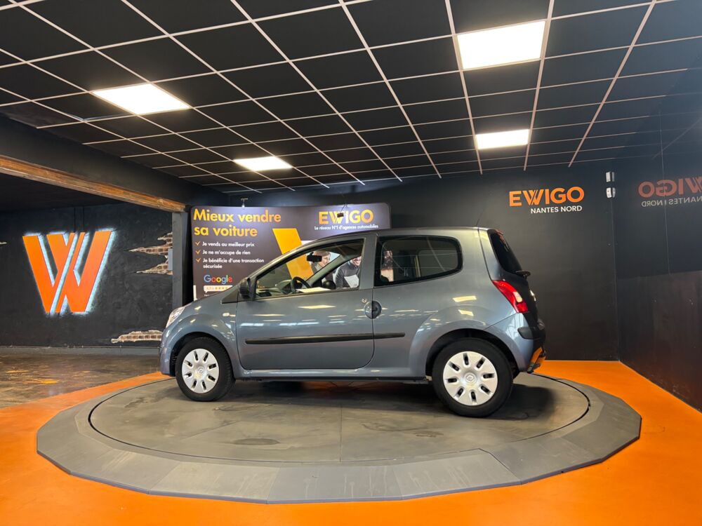 Twingo 1.2 75 AUTHENTIQUE/DISTRIBUTION NEUVE & ENTRETIEN OK/ FAIBLE 2009 occasion 44300 Nantes