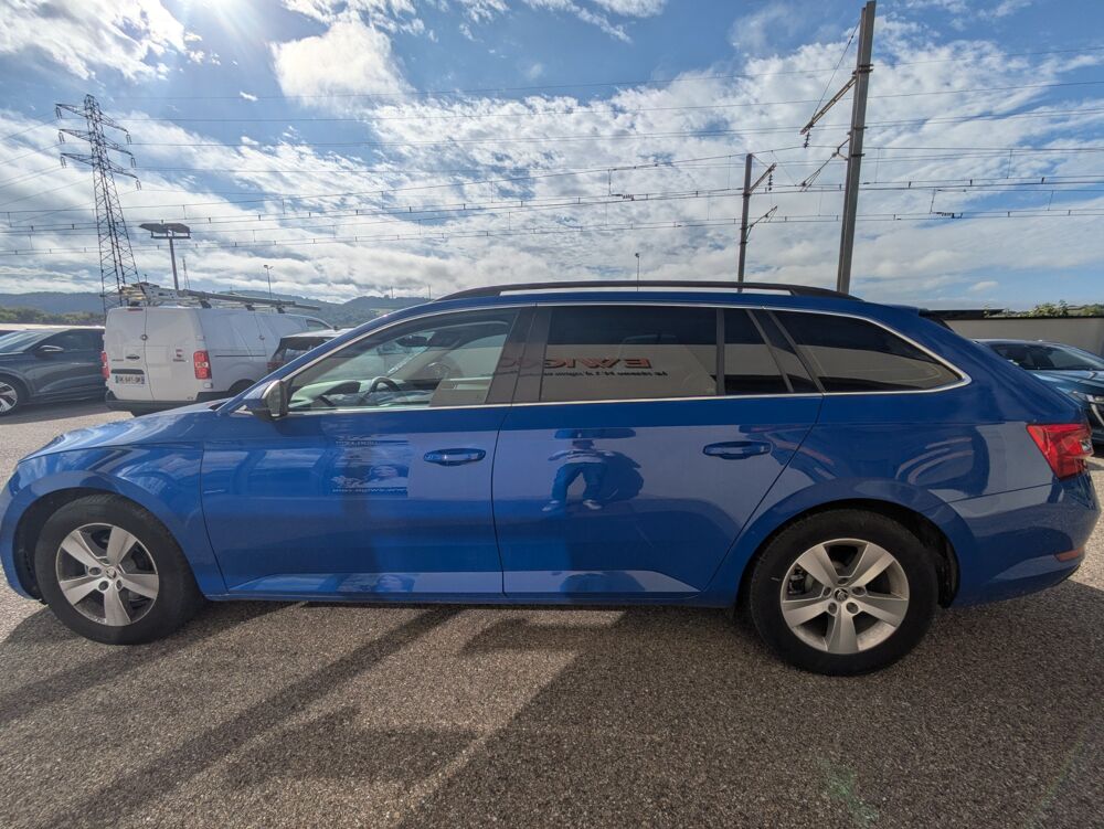 Superb COMBI 1.5 TSI 150ch ACT BUSINESS / Entretiens complet Skoda 2018 occasion 69420 Ampuis