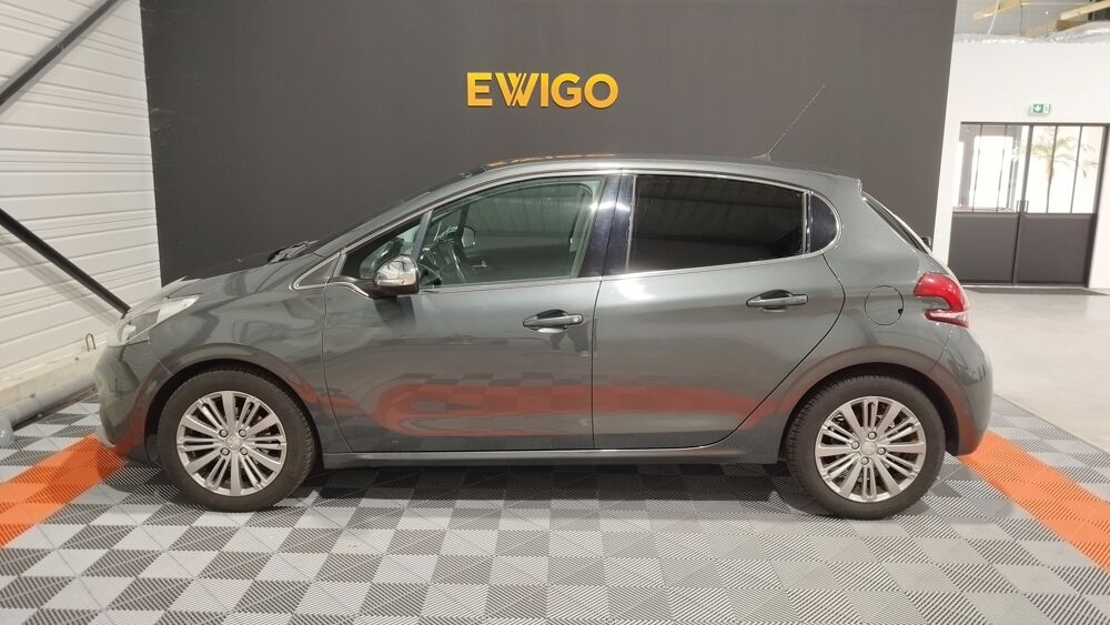 208 PHASE I 1.2 110CV ALLURE / DISTRIBUTION OK / CLIMATISATION A 2017 occasion 17430 Tonnay-Charente