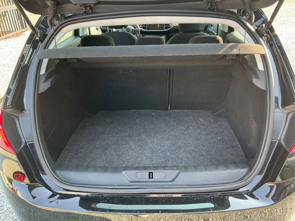 308 GENERATION-II 1.5 BLUEHDI 130 CH ACTIVE PACK START-STOP / CA 2019 occasion 17000 La Rochelle