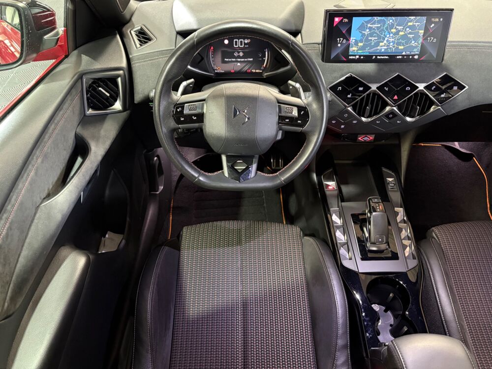 DS3 CROSSBACK 1.5 130 CH PERFORMANCE LINE EAT8 / RADARS AV & AR 2022 occasion 29000 Quimper
